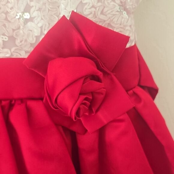 Elegant Satin Dress with Floral Detail &  Sequin - Picture 3 of 5